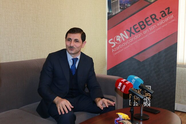 "Dalaşqan olduğuma görə atam müəllimlərə tapşırmışdı ki, dəcəllik etsə, qullağını çəkin"-Anar Cəbrayıllı ilə MÜSAHİBƏ