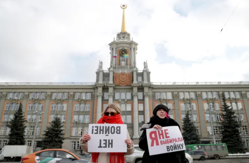 Rusiya ayağa qalxdı: MÜHARİBƏYƏ YOX! - FOTOLAR