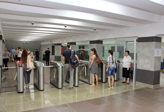"Neftçilər" metro stansiyasında təmir bitib - FOTOLAR