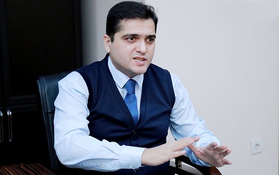 Saakaşvili bakılı erməni nazirin əlinə oynayır…