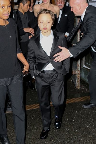 Ancelina Coli ilə uşaqları Nyu-Yorkda şam yeməyində - FOTO