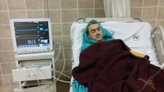 Nadir xəstəliyə tutulan azərbaycanlı gənc kömək istəyir - 91 dəfə əməliyyat olundu