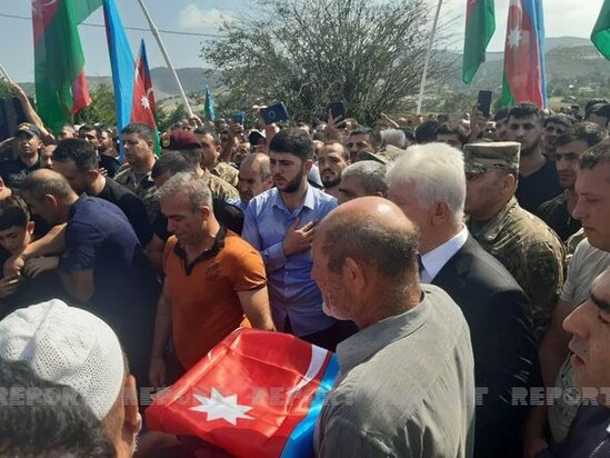 Nişanlı olan şəhidimiz dəfn edildi - FOTO
