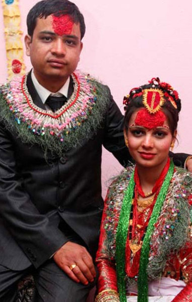 Bu ölkədə toy gecəsi qayınana bəylə gəlini izləyir və ...