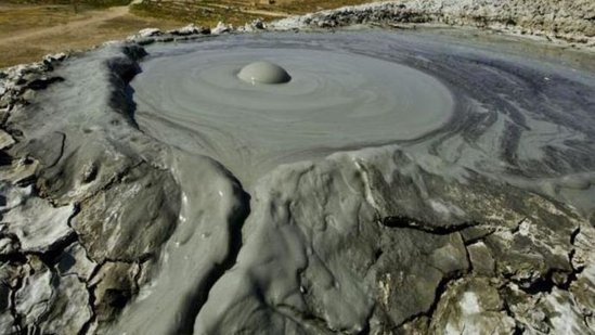 Nazirlik vulkan püskürməsi ilə bağlı məlumat yaydı - YENİLƏNİB