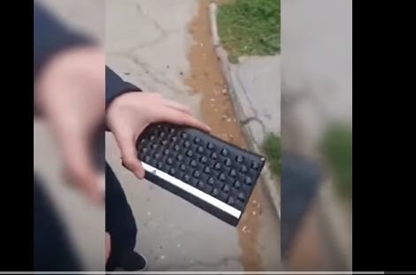 Bakıda qadın pulqabısından çıxanlar hər kəsi şoka saldı - VİDEO