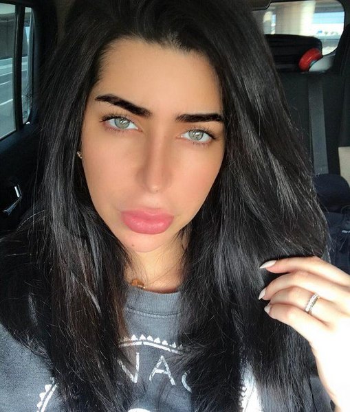 Dünyanın ən yaraşıqlı ərəb kişisinin sevgilisi necə görünür? – Pərəstişkarları ŞOKDA /FOTO