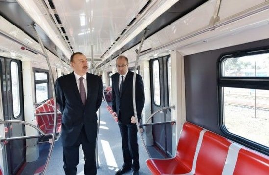 Prezident metroda - Yeni qatarlarla tanış oldu - FOTO
