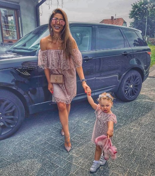 Azərbaycanın varlı qızlarının dəbdəbəli həyatı - FOTOLAR