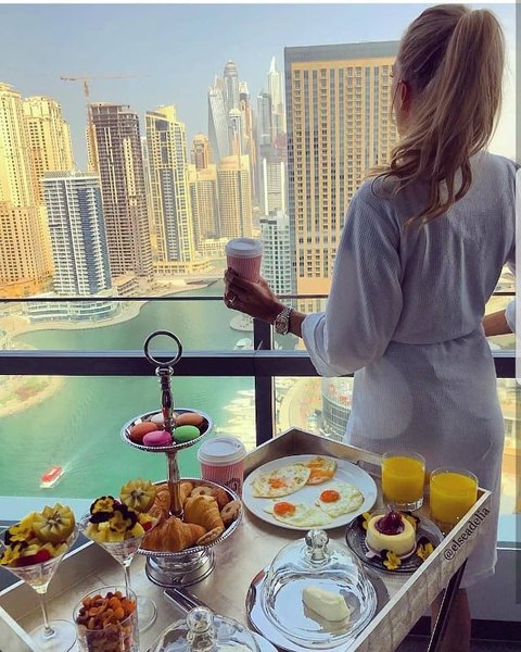 Azərbaycanın varlı qızlarının dəbdəbəli həyatı - FOTOLAR