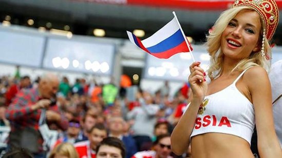 Putinin sözcüsü: Rus qadınlar dünyanın ən yaxşısıdır