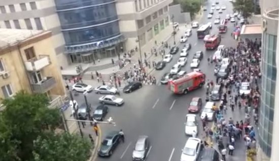 Bakıda "Caspian Plaza" yanır - hadisə yerindən VİDEO - YENİLƏNİB