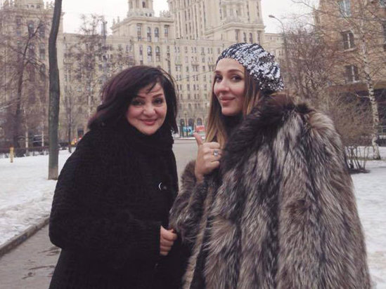 Azərbaycanlı müğənni aktrisa qayınanası ilə - FOTO