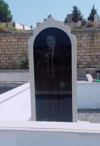 Anar Nağılbazın məzar daşında yazılan sözlər ürək parçaladı - FOTOLAR/VİDEO