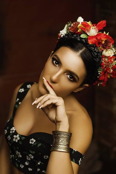 Dilarə ehtiraslı qadın obrazında FOTOLAR