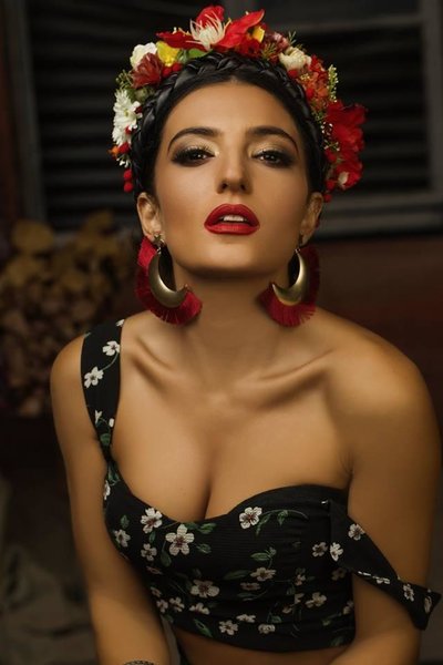 Dilarə ehtiraslı qadın obrazında FOTOLAR