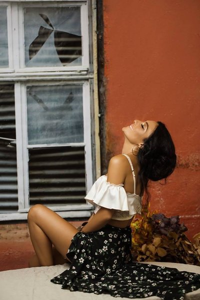 Dilarə ehtiraslı qadın obrazında FOTOLAR