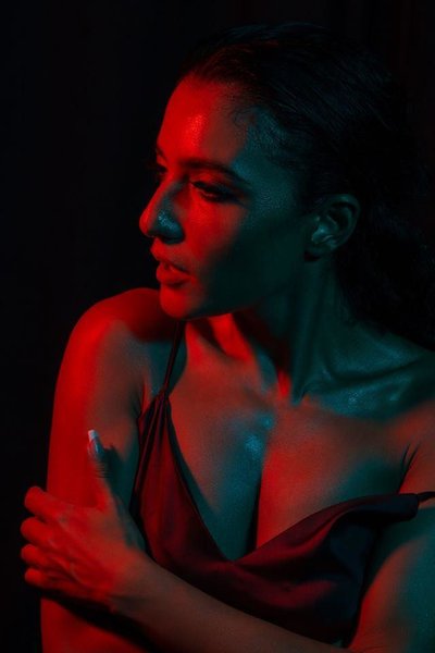 Dilarə ehtiraslı qadın obrazında FOTOLAR