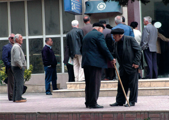 VACİB XƏBƏR: Əmək pensiyalarına dair qanun dəyişdirilir