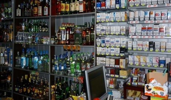 Azərbaycanda siqaret və spirtli içki satanlara yeni CƏRİMƏLƏR