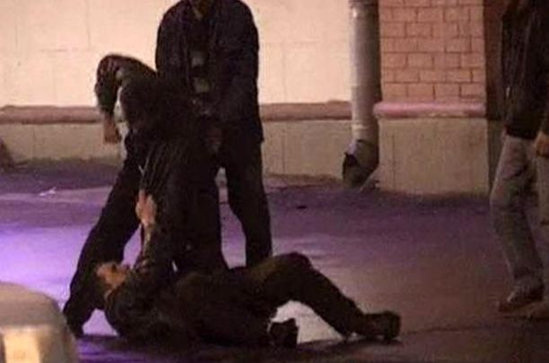 Oğlunun gözü önündə atanı diri-diri yandırdı - Təfərrüat