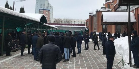 Azərbaycanlı dindarların Moskvada toplaşdığı yeganə məscid bağlandı (FOTOLAR)