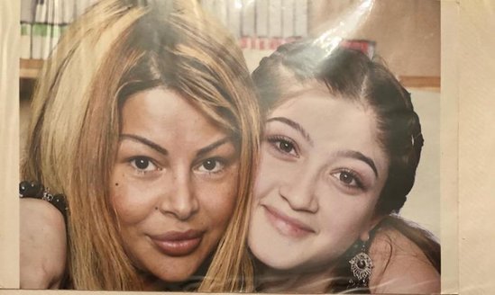 Aygün Kazımovanın 18 il əvvəlki makiyajsız şəklini paylaşdı