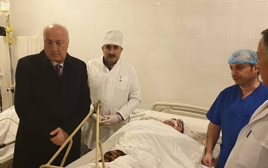 İcra başçısı qəzada yaralananlara baş çəkdi - Fotolar