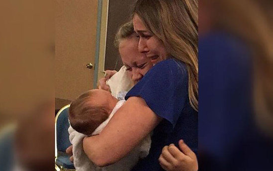 Отдала единственного сына сразу после рождения - душераздирающее обращение матери - ВИДЕО