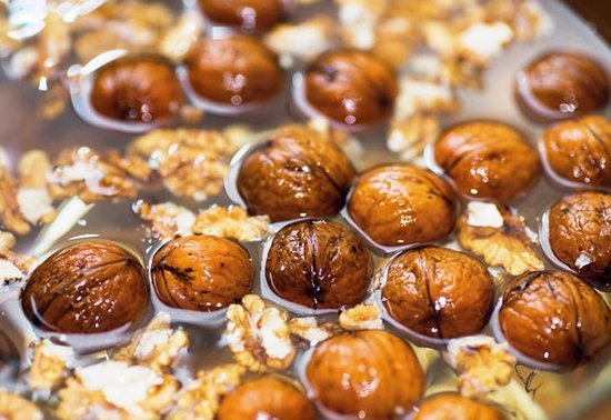 Qoz qabığı suyu için - 1 həftəyə 4 kq arıqlayın