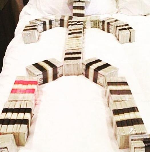 Azərbaycanda varlı balalarının lüks həyatı - FOTOLARDA