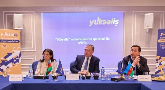 Prezidentin köməkçisi "Yüksəliş" müsabiqəsinin qalibləri ilə görüşüb