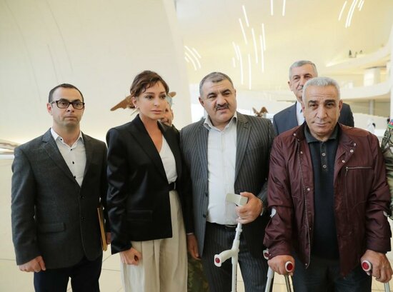 Mehriban Əliyeva: Qarabağın hər bir kəndində, hər bir şəhərində Azərbaycan bayrağı dalğalanacaq - FOTO (YENİLƏNDİ)