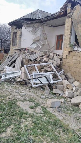 İcra başçısı toyu olacaq ailənin evini sökdürdü - AÇIQLAMA