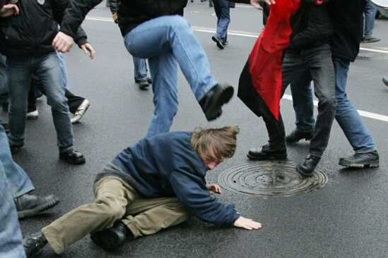 Bakıda uşağı vəhşicəsinə döydülər - FOTO