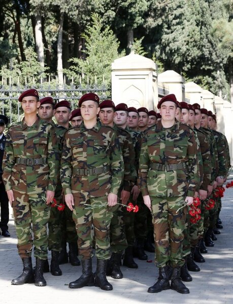 DTX-nin şəxsi heyəti Ulu Öndər Heydər Əliyevin xatirəsini yad edib (FOTOLAR)