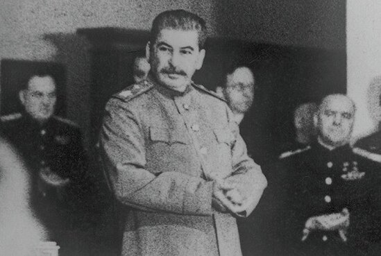 Stalin ön cəbhəyə gedirmişmi? – şahidlər təsdiqləyir, şəkkaklar onun oxşarından danışır