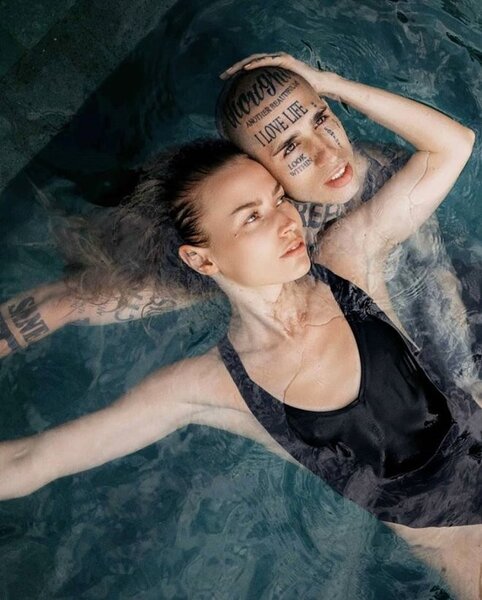 İşləməyə qarşı çıxan cütlük bu yolla pul qazanır - FOTOLAR