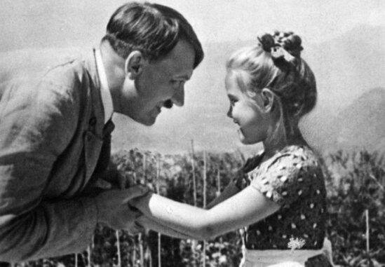 Hitlerin yəhudi qızla fotoları ortaya çıxdı – İnanılmaz