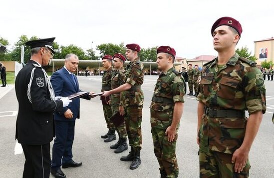 Heydər Əliyev hərbi xidmətini başa vurdu - FOTO