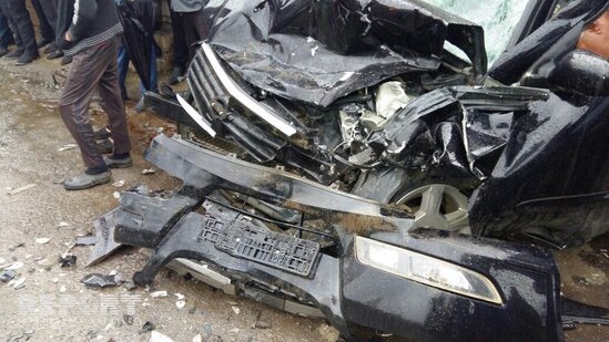 Bakıda DƏHŞƏTLİ QƏZA: "Renault-Logan" yük maşınının altına girdi - VİDEO