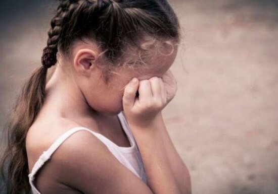 9 yaşlı qıza erotik şəkillər göndərən seksual manyak uşağın anasına da göndəribmiş