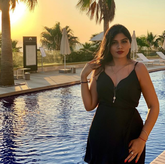 Bu da Roza Zərgərlinin qızının ŞƏKİLLƏRİ