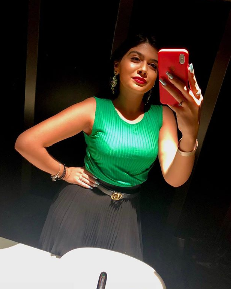 Bu da Roza Zərgərlinin qızının ŞƏKİLLƏRİ