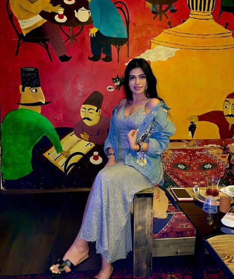 Bu da Roza Zərgərlinin qızının ŞƏKİLLƏRİ