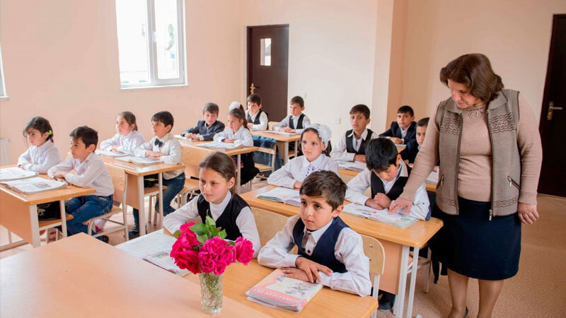 Məktəblərdə dərslər 09:00-da başlaya bilər? - AÇIQLAMA