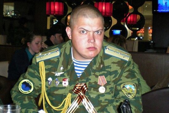 Rusiyada xüsusi təyinatlı manikür ustası oldu – FOTO