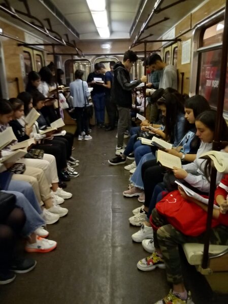 Bakı metrosunda fləşmob... - FOTOLAR