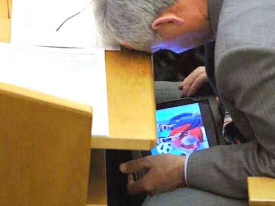 Deputatlardan biabırçı görüntülər - FOTOLAR