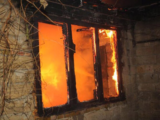 Sabirabadda 2 otaqlı ev yanıb